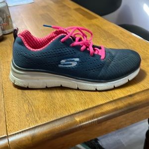 Sketchers sneakers
